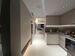 River Modern (D9), Apartment #528465511